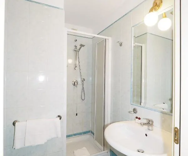 Hotel Laura 3*