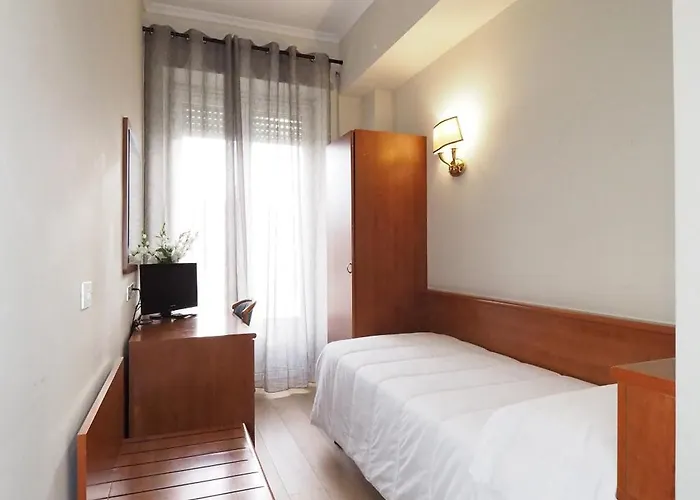 Laura Hotel 3*