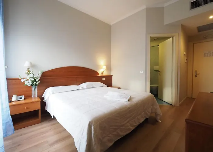 Laura Hotel 3*