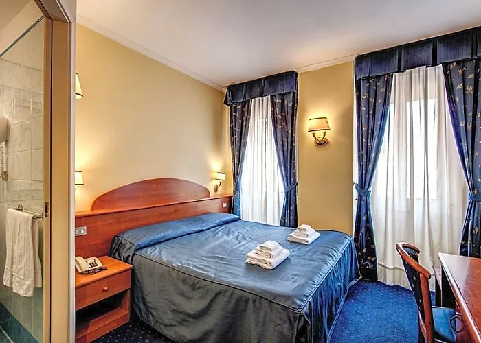 Laura Hotel 3*